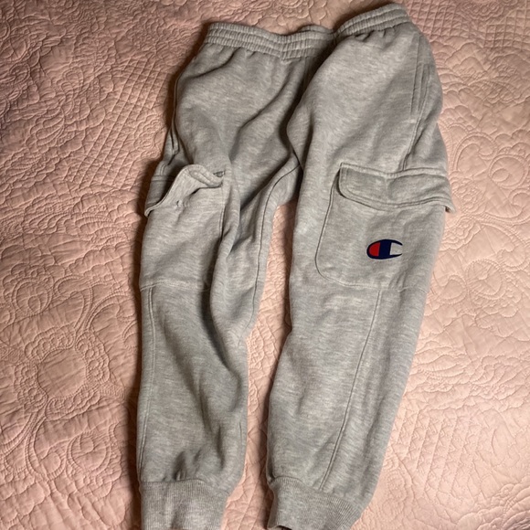 Champion kids small cargo sweatpants. No stains, no holes. Clean. Like new. - Picture 5 of 6